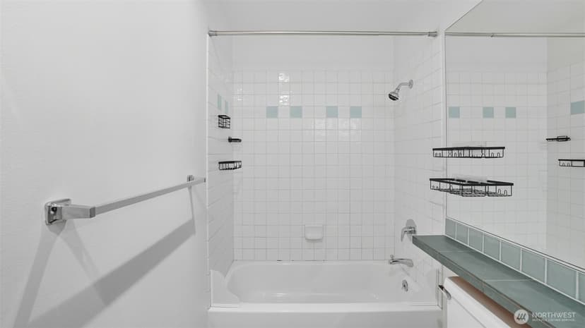 Property photo for 2716 Elliott Avenue #404, Seattle photo 11