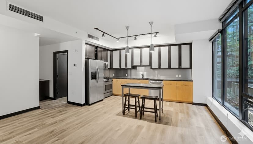 Property photo for 2716 Elliott Avenue #404, Seattle photo 6
