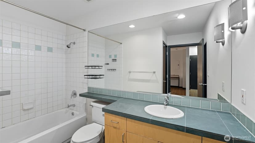 Property photo for 2716 Elliott Avenue #404, Seattle photo 10