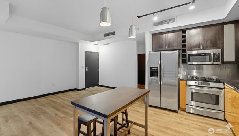Property photo for 2716 Elliott Avenue #404, Seattle photo 8