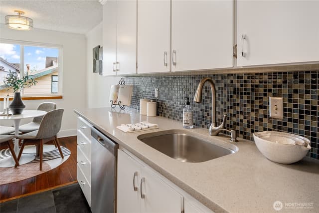 Property photo for 506 N 45th Street #301, Seattle photo 3