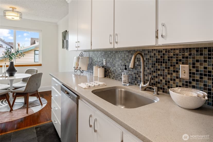 Property photo for 506 N 45th Street #301, Seattle photo 3