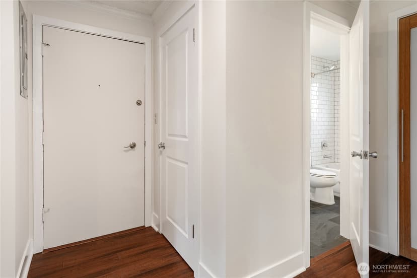 Property photo for 506 N 45th Street #301, Seattle photo 2
