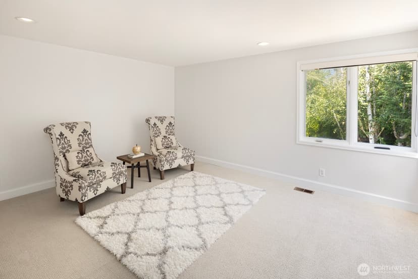 Property photo for 8234 NE 8th Street, Medina photo 20