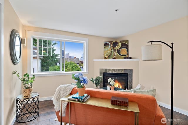 Property photo for 107 20th Avenue #306, Seattle photo 3