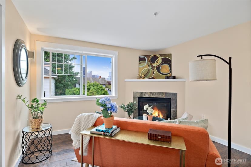 Property photo for 107 20th Avenue #306, Seattle photo 3