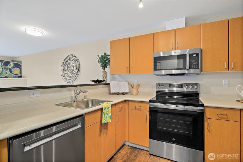 Property photo for 107 20th Avenue #306, Seattle photo 7