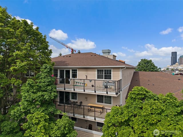 Property photo for 107 20th Avenue #306, Seattle photo 2