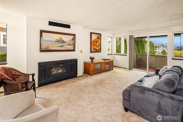 Property photo for 335 3rd Avenue S #203, Edmonds photo 4