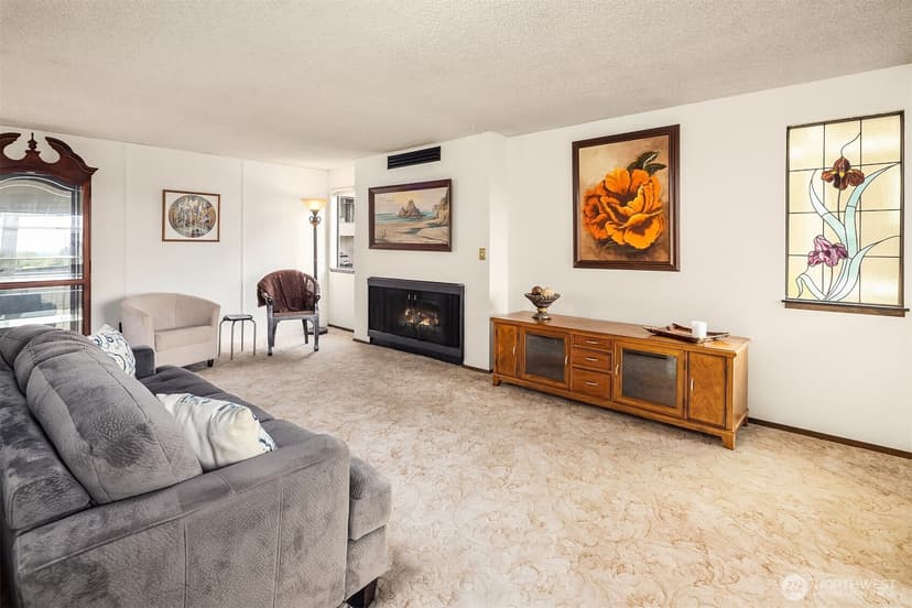 Property photo for 335 3rd Avenue S #203, Edmonds photo 2