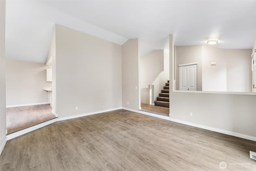 Property photo for 604 213TH Street SW, Bothell photo 10