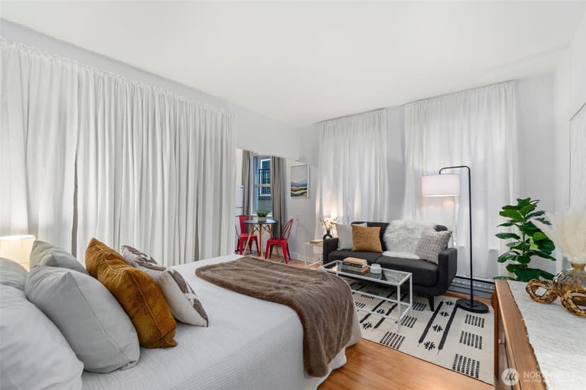 Property photo for 7 Harrison Street #26, Seattle photo 8