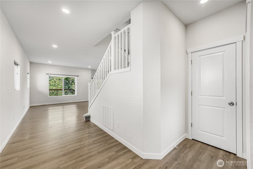 Property photo for 3585 E Grandview Avenue, Tacoma photo 18