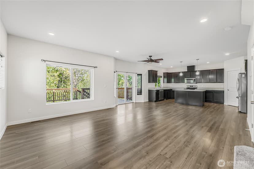 Property photo for 3585 E Grandview Avenue, Tacoma photo 12