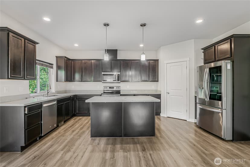 Property photo for 3585 E Grandview Avenue, Tacoma photo 10