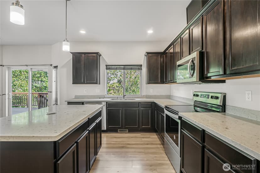 Property photo for 3585 E Grandview Avenue, Tacoma photo 13
