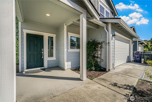 Property photo for 3585 E Grandview Avenue, Tacoma photo 2