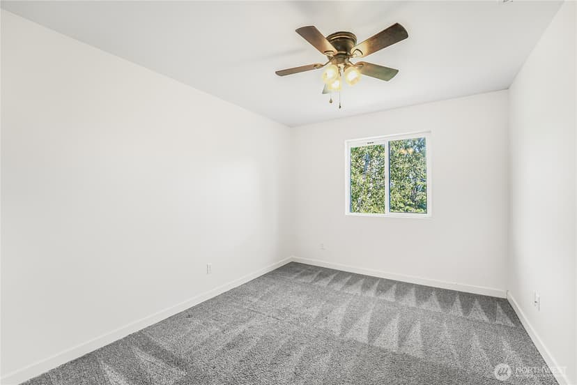 Property photo for 3585 E Grandview Avenue, Tacoma photo 14