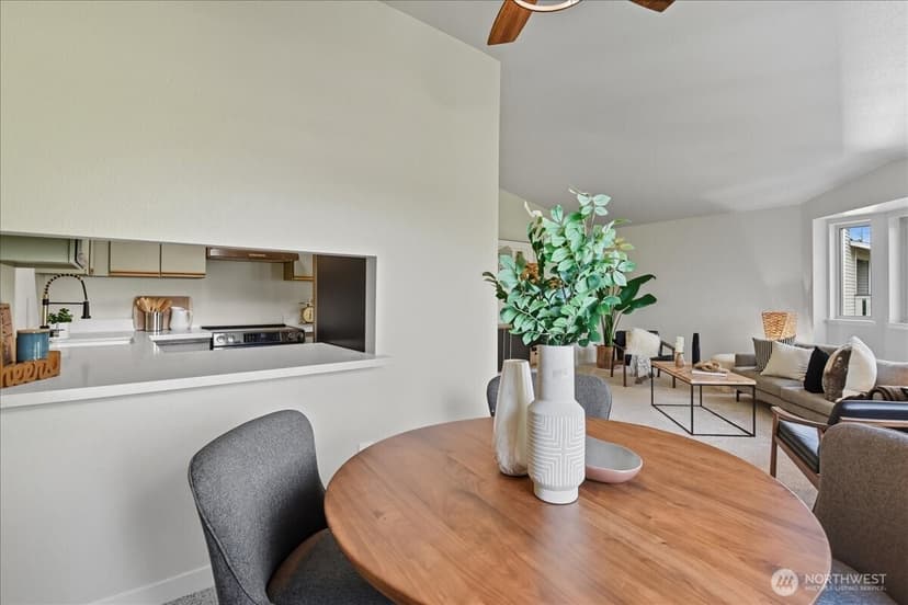 Property photo for 18150 73rd Avenue NE #B306, Kenmore photo 7