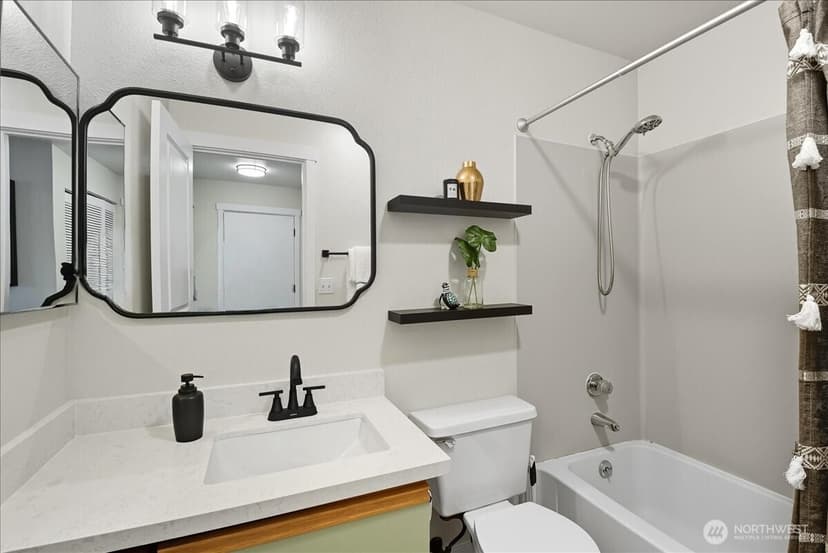 Property photo for 18150 73rd Avenue NE #B306, Kenmore photo 18