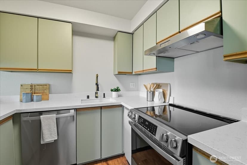 Property photo for 18150 73rd Avenue NE #B306, Kenmore photo 9