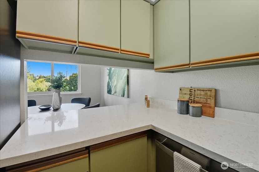 Property photo for 18150 73rd Avenue NE #B306, Kenmore photo 10