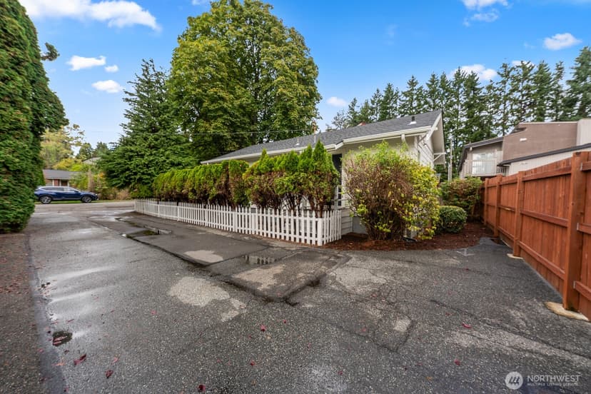 Property photo for 14728 32nd Avenue NE, Shoreline photo 19