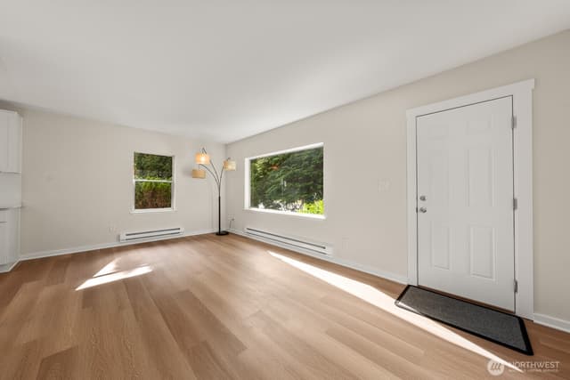 Property photo for 14728 32nd Avenue NE, Shoreline photo 4