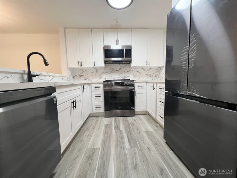 Property photo for 901 Sunset Boulevard NE #D113, Renton photo 9
