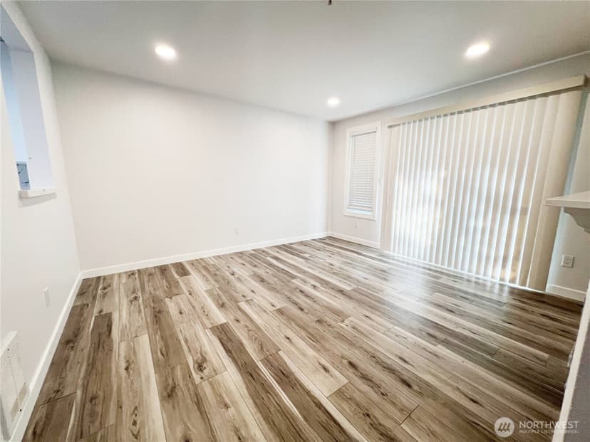 Property photo for 901 Sunset Boulevard NE #D113, Renton photo 2