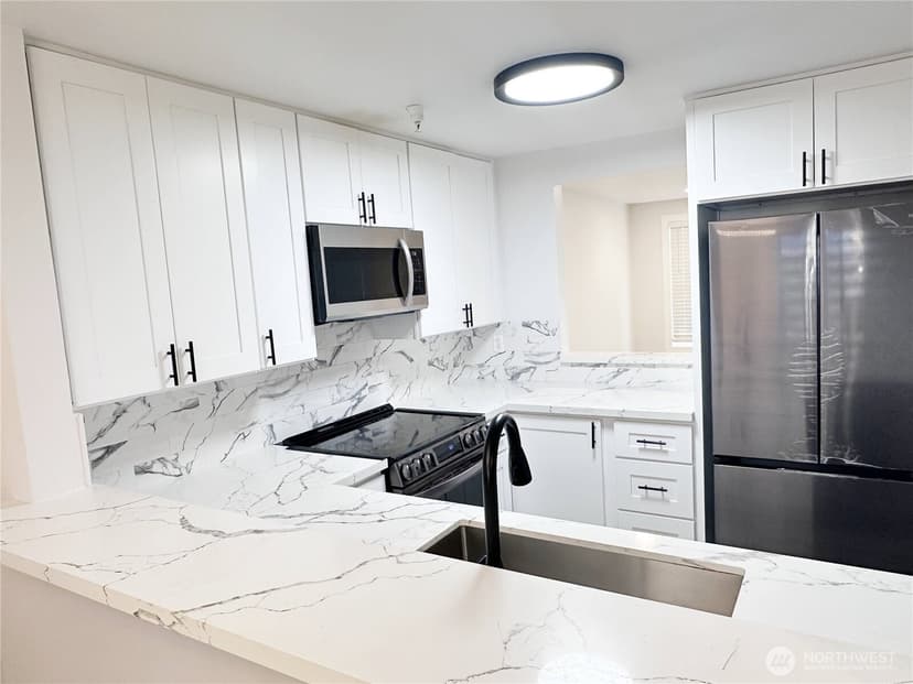 Property photo for 901 Sunset Boulevard NE #D113, Renton photo 7