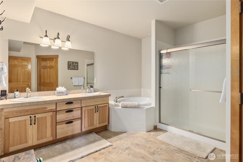 Property photo for 150 Tiger Lily Lane, Ronald photo 26