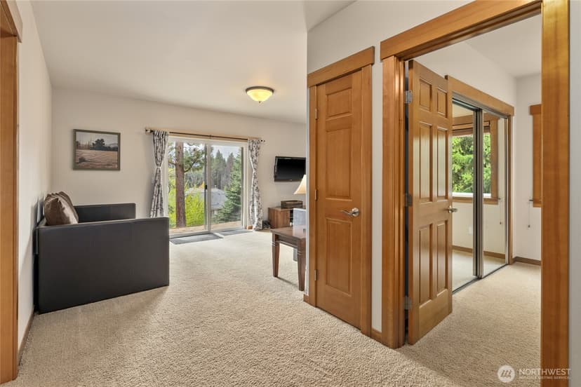 Property photo for 150 Tiger Lily Lane, Ronald photo 24
