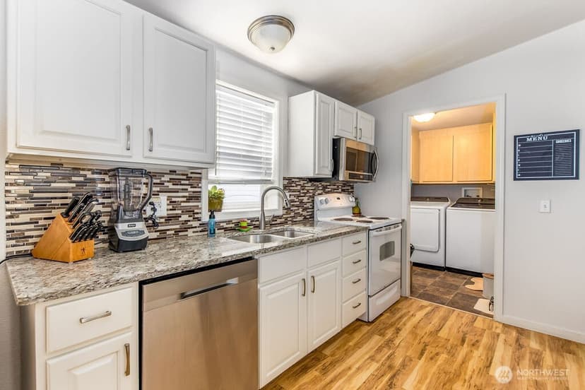 Property photo for 10921 SE 227TH Place, Kent photo 9