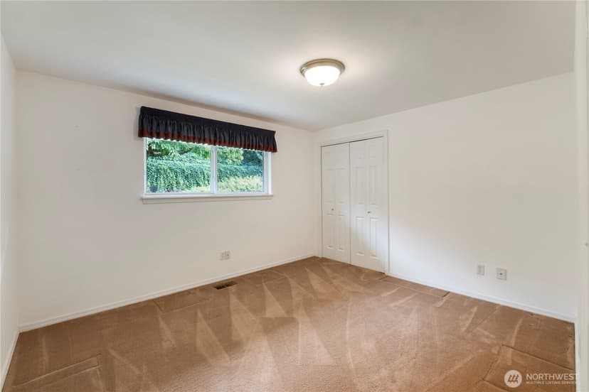 Property photo for 5569 Frances Avenue NE, Tacoma photo 26