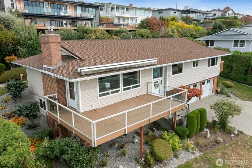 Property photo for 5569 Frances Avenue NE, Tacoma photo 7