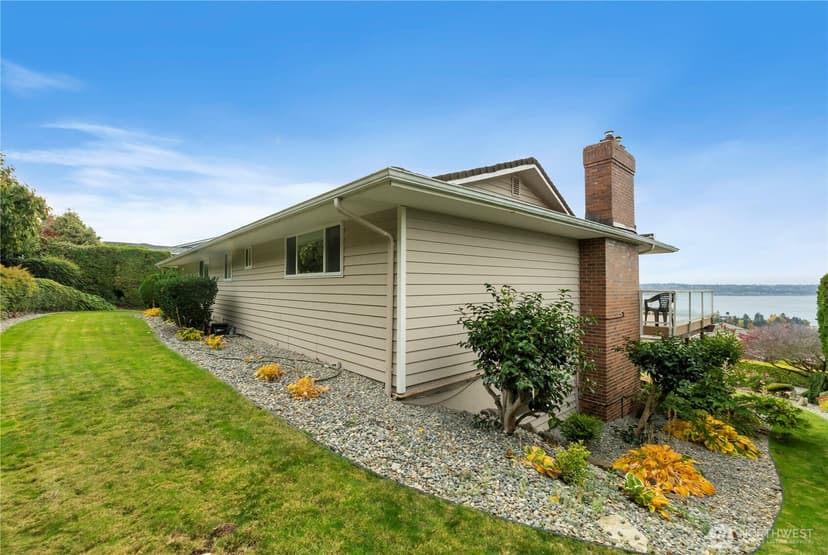 Property photo for 5569 Frances Avenue NE, Tacoma photo 37