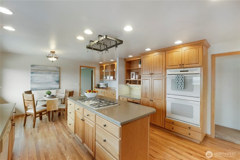 Property photo for 5569 Frances Avenue NE, Tacoma photo 17