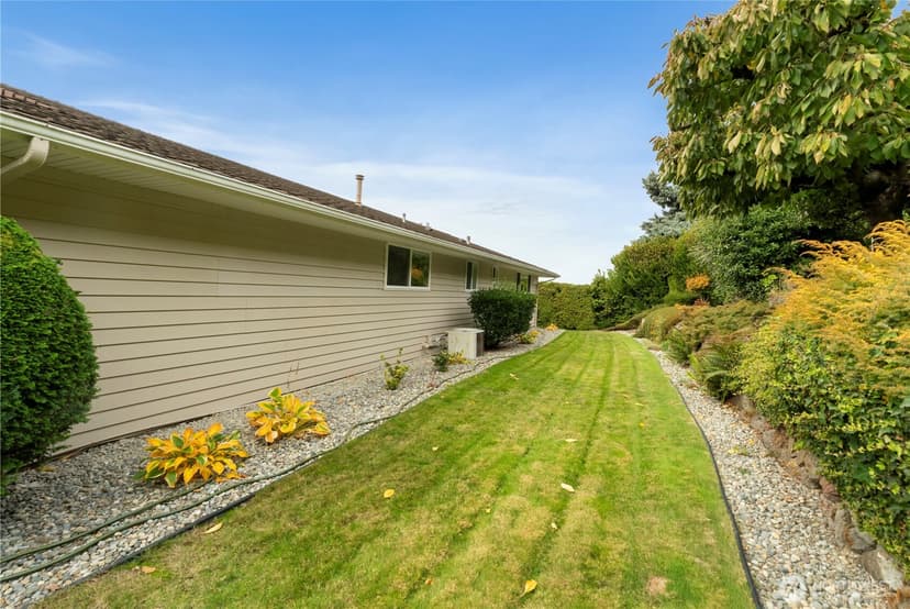 Property photo for 5569 Frances Avenue NE, Tacoma photo 36