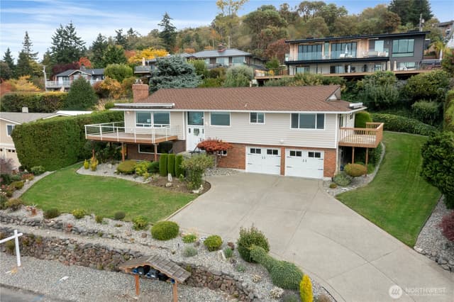 Property photo for 5569 Frances Avenue NE, Tacoma photo 5