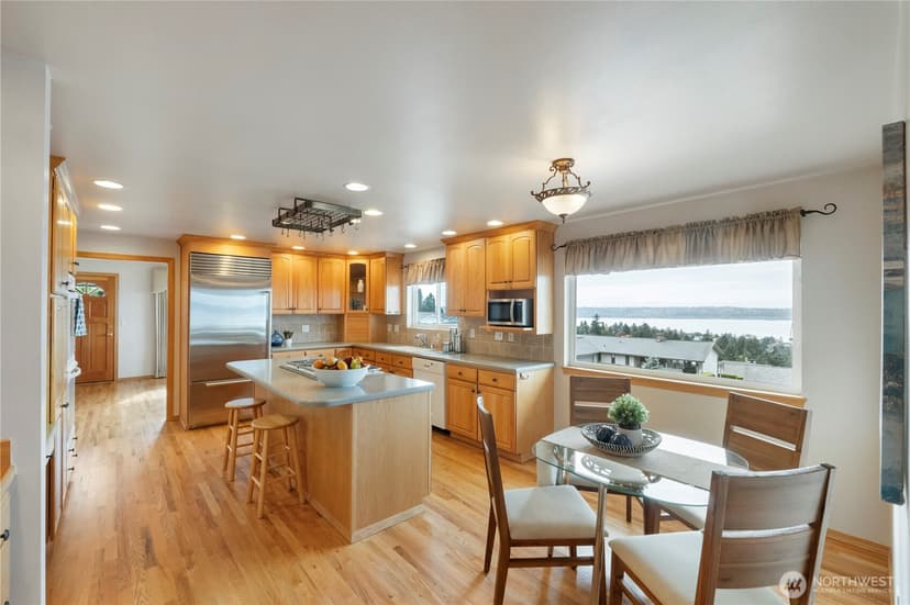 Property photo for 5569 Frances Avenue NE, Tacoma photo 14