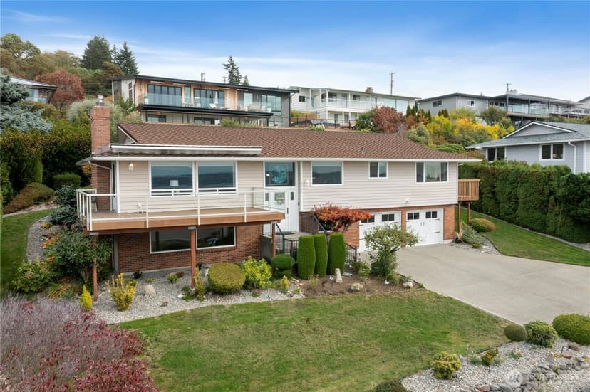 Property photo for 5569 Frances Avenue NE, Tacoma photo 6
