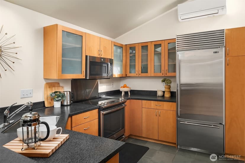 Property photo for 2420 Westlake Avenue N #11, Seattle photo 6