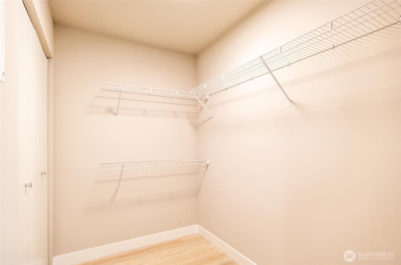 Property photo for 527 S Cloverdale Street #D, Seattle photo 14