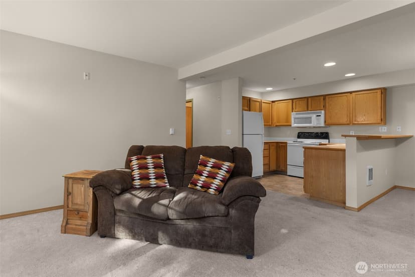 Property photo for 1001 W Casino Road #F105, Everett photo 2