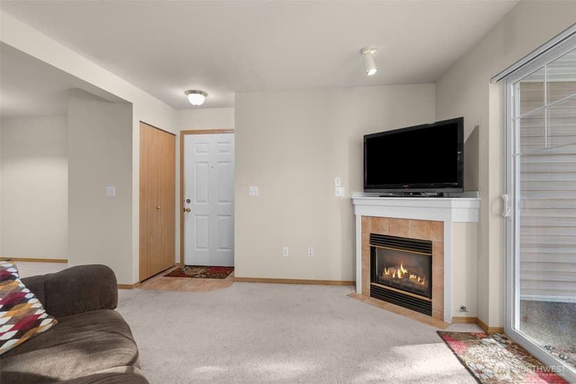 Property photo for 1001 W Casino Road #F105, Everett photo 3