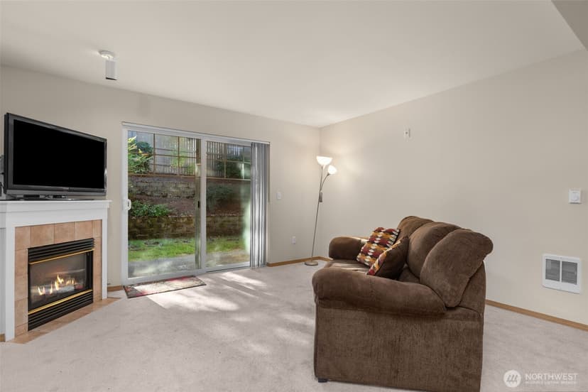 Property photo for 1001 W Casino Road #F105, Everett photo 5