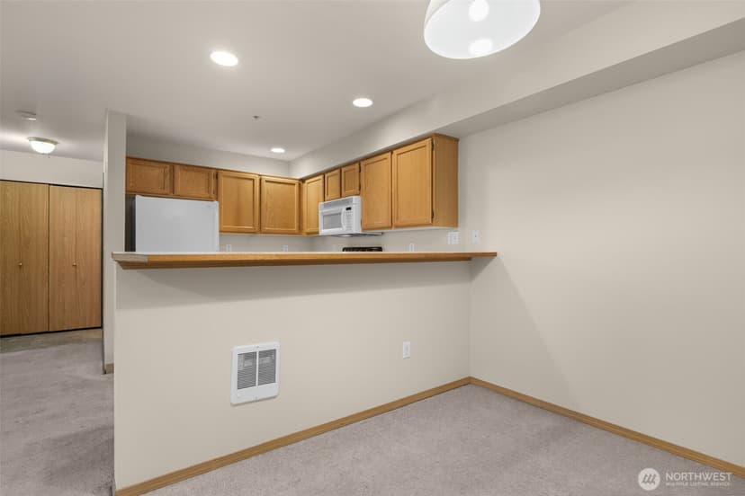Property photo for 1001 W Casino Road #F105, Everett photo 6