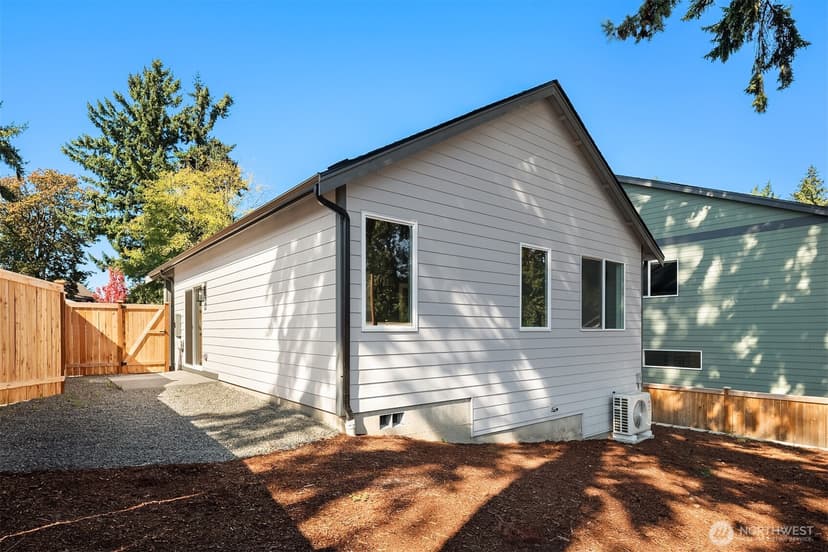 Property photo for 12330 13th Place SW, Burien photo 14
