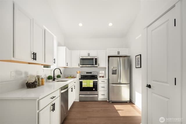 Property photo for 12330 13th Place SW, Burien photo 4